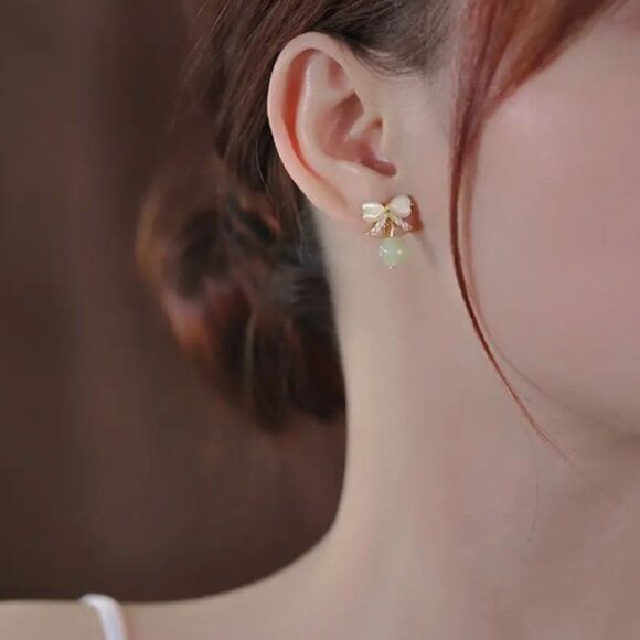 🔅🆕✨ Elegant Minimalist Bowknot Silver Plated Needle Pearl Jade Green Earrings✨ - Picture 1 of 11